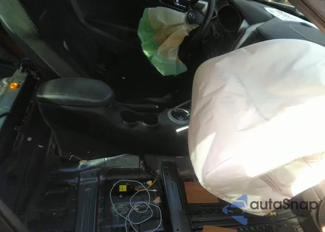 2017 Hyundai Veloster из США, поврежденный, VIN KMHTC6AD9HU323326